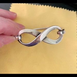 James Avery hook on bracelet size Medium.